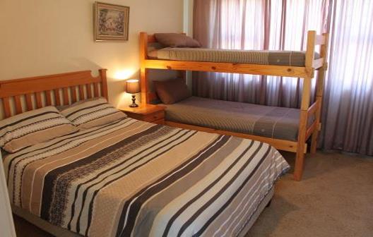 wegbreek met speelhuisie, wegbreek met ideale speelplek, wegbreek met heerlike speelplek, wegbreek op die suidkus